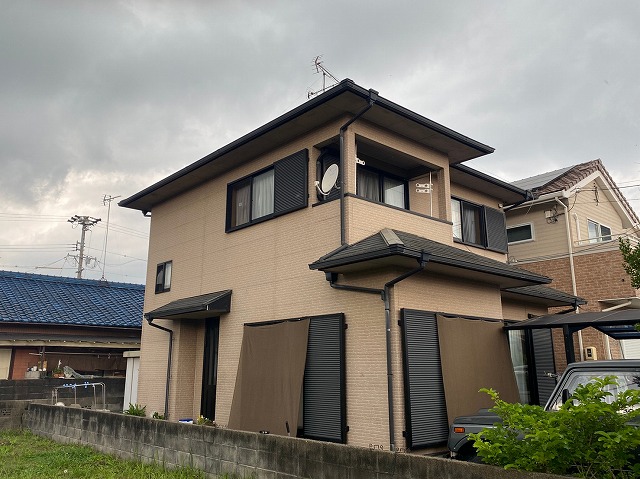 松阪市築１９年チョーキング現象が気になりお問合せ頂いた住宅の外壁調査
